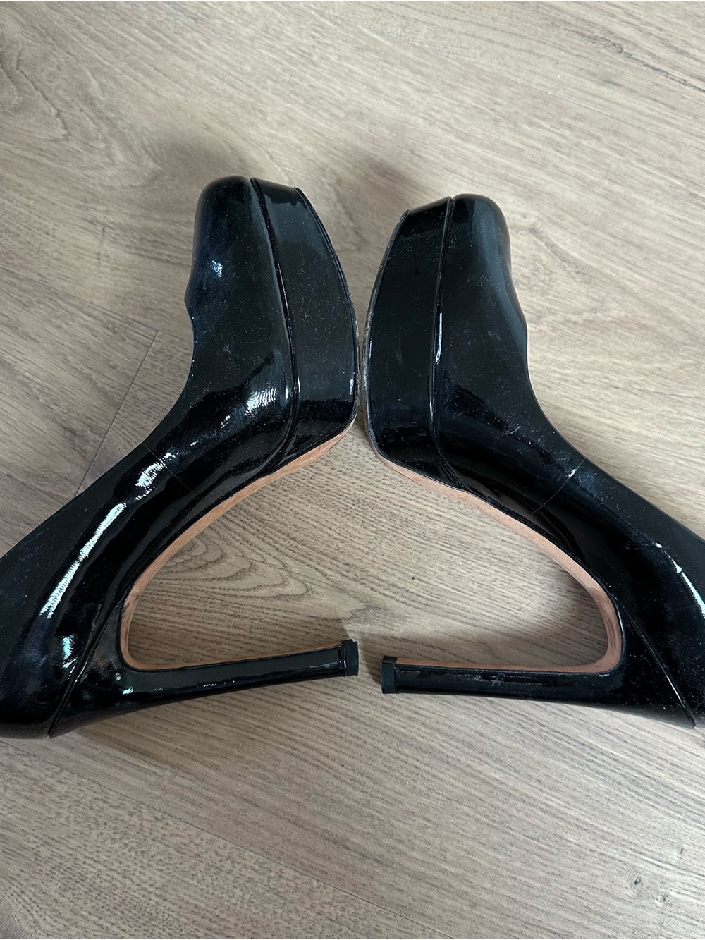 JOAN & DAVID - BLACK PATENT HEELS - SIZE 8 - Picture 3 of 6